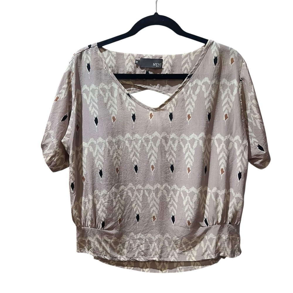 MYNE | Silk Geometric Print Short Sleeve Top w/ cutout | Medium
